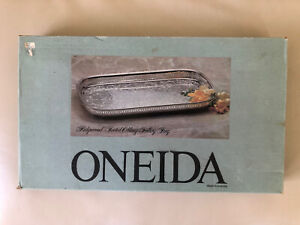 Oneida 19 3 4 In Ridgewood Footed Oblong Gallery Tray Silverplate 7 202 1830