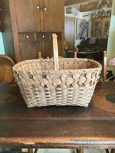 A Large American Antique Splint Ash Gathering Basket