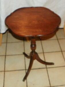 Mahogany Lamp Table By Imperial T38 