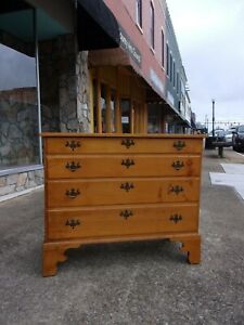 Outstanding Chippendale Maple Four Drawer Chest 18th Century