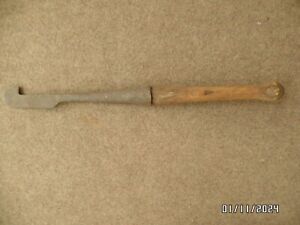 Antique Bark Spud Logging Tool Unbranded 25 Long Wood Handle