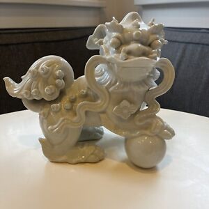 1960s Mcm Japan White Porcelain Foo Dog Chinese Guardian Lion Figurine Read