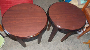 Pair Of Mid Century Round End Tables Side Tables Et26 