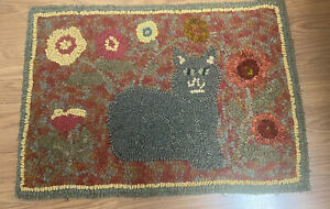 Vtg Folk Art Hooked Rag Rug Of A Cat