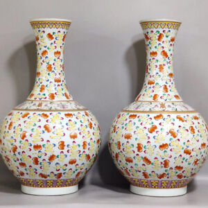 A Pair Beautiful Chinese Hand Painting Famille Rose Porcelain Bat Shang Vase