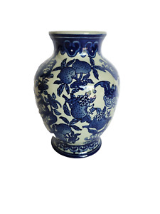 Vintage Chinese Blue White Chinoiserie Vase 8 Ginger Jar Floral Butterfly