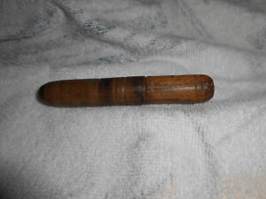 Antique Wood Needle Case With Many Hand Sewing Needles 