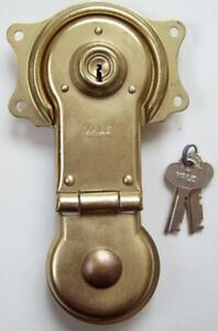 Antique Yale Steamer Trunk Or Chest Lock 2 Keys Brass Nos Vintage Hardware