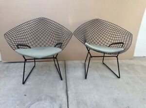 Slightly Used Knoll Bertoia Diamond Chairs Set Of 2 Authentic Perfect Condition