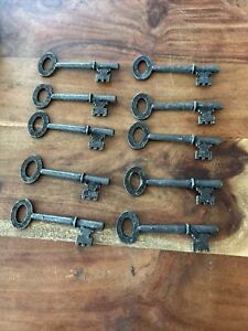 10 Piece Lot Vintage Skeleton Keys