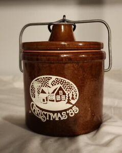 Vintage Christmas 1985 Brown Stoneware Cheese Crock Wire Bail Handle Clamp Lid