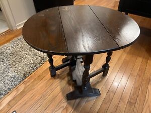 Antique End Table Round Wooden Brown Very Nice In Amazing Condition 